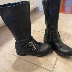 Girl boots size 13m